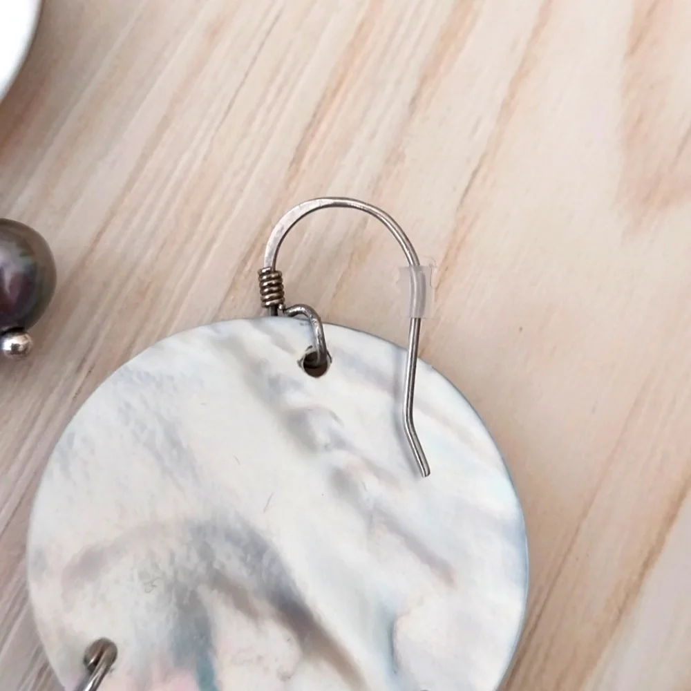 Shell Earrings - Picture 4 of 5